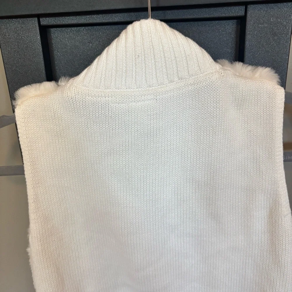 Gap Kids White Faux Fur Vest - size L​​